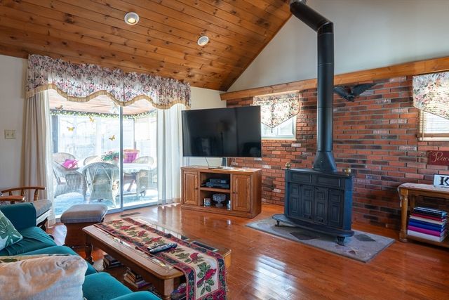 5 Kimball St, Littleton, MA 01460