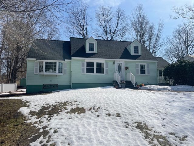 5 Kimball St, Littleton, MA 01460