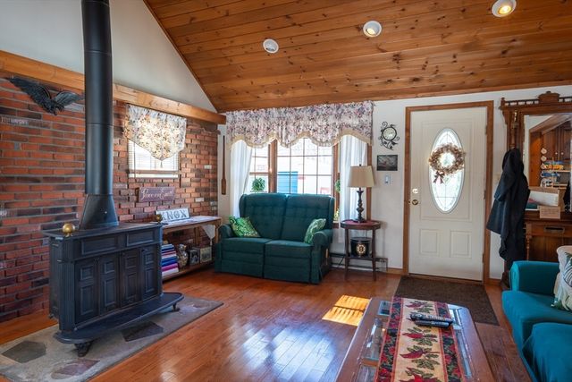 5 Kimball St, Littleton, MA 01460