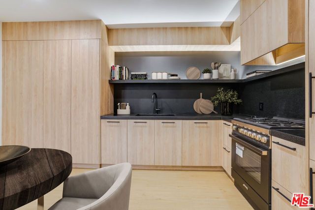 1617 Broadway A, Santa Monica, CA 90404