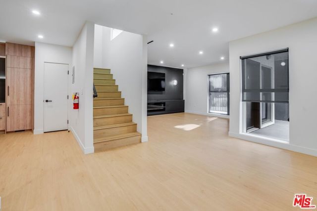 1617 Broadway A, Santa Monica, CA 90404