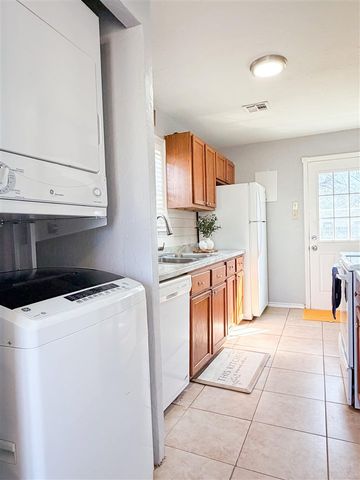 1704 NW Oak Ave, Lawton, OK 73507