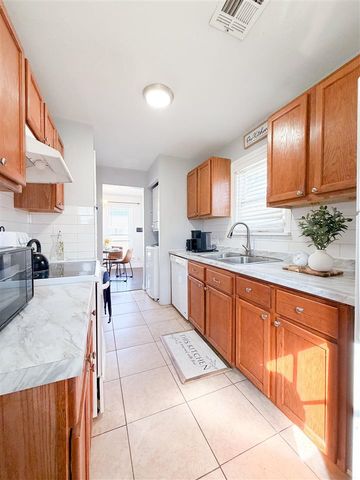 1704 NW Oak Ave, Lawton, OK 73507