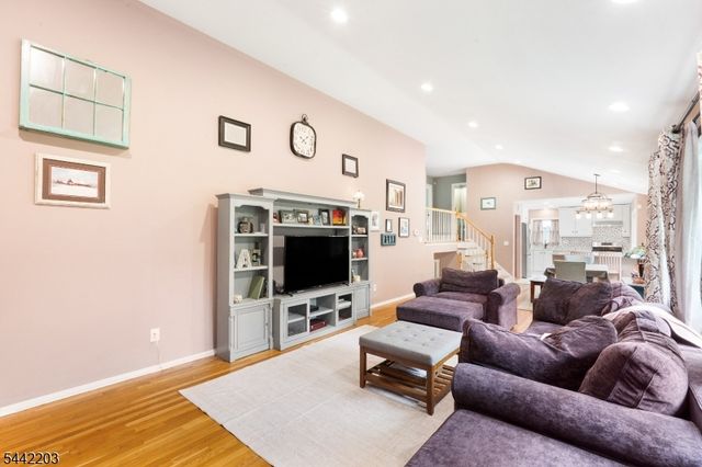 41 Holly Glen Ln, Berkeley Heights Twp., NJ 07922