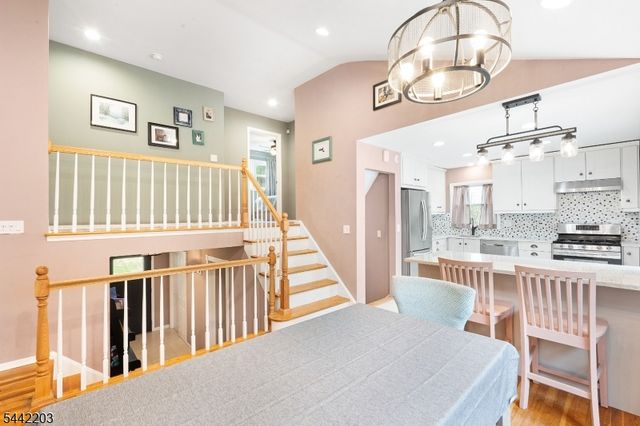 41 Holly Glen Ln, Berkeley Heights Twp., NJ 07922