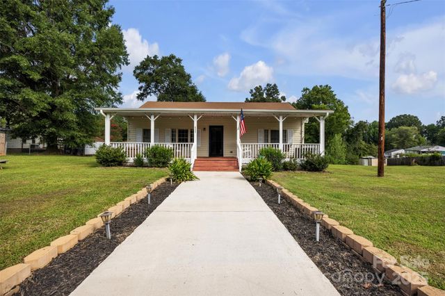617 E Chestnut Street, Stanley, NC 28164
