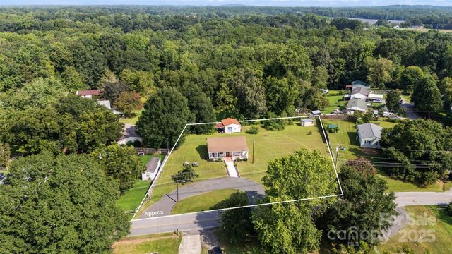 617 E Chestnut Street, Stanley, NC 28164