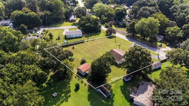 617 E Chestnut Street, Stanley, NC 28164