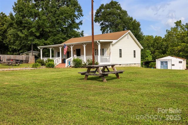 617 E Chestnut Street, Stanley, NC 28164