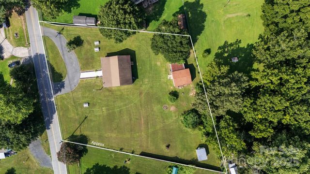 617 E Chestnut Street, Stanley, NC 28164