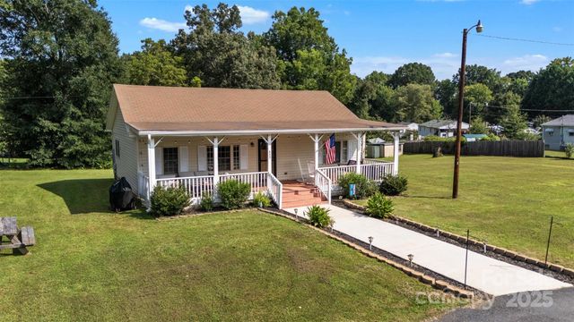 617 E Chestnut Street, Stanley, NC 28164