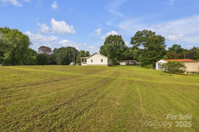 617 E Chestnut Street, Stanley, NC 28164