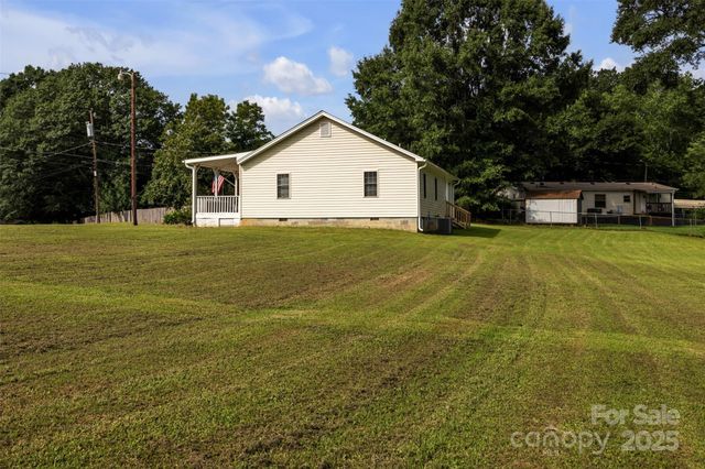 617 E Chestnut Street, Stanley, NC 28164