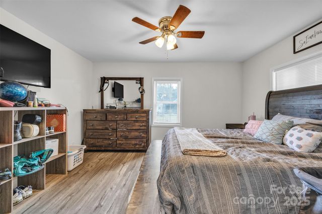 617 E Chestnut Street, Stanley, NC 28164