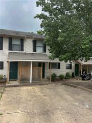 1451 E Sequoyah Court, Fayetteville, AR 72701