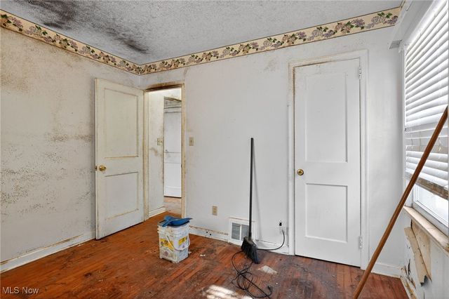 2549 26th Street, Cuyahoga Falls, OH 44223