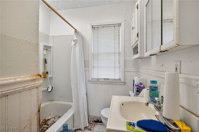 2549 26th Street, Cuyahoga Falls, OH 44223