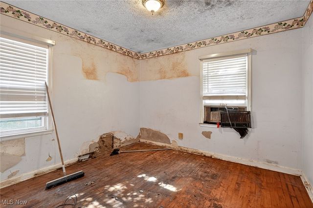 2549 26th Street, Cuyahoga Falls, OH 44223