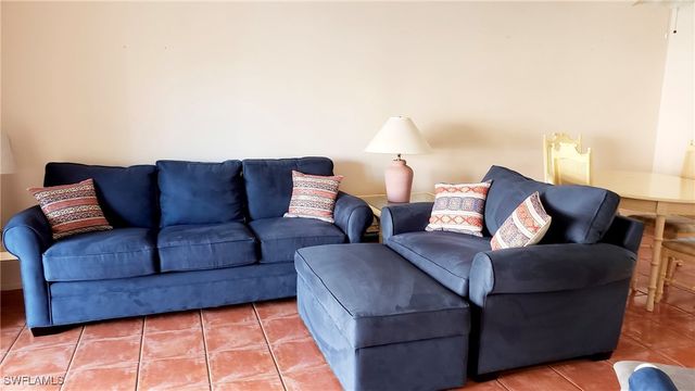 170 Turtle Lake CT 101, Naples, FL 34105