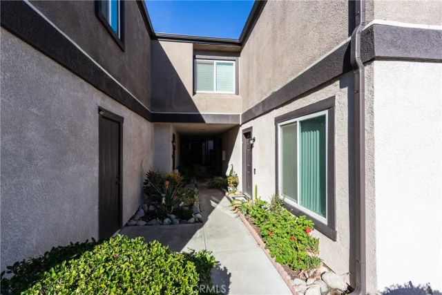 1814 N Vineyard G, Ontario, CA 91764