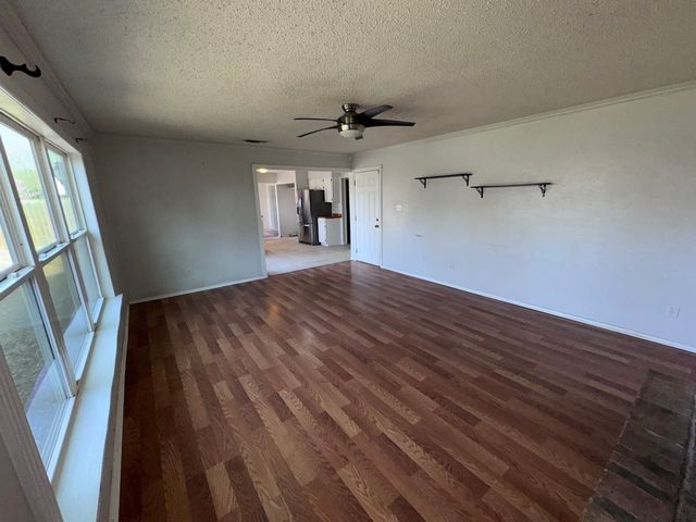 1707 Crimson Court, Arlington, TX 76018
