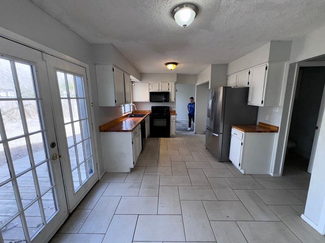 1707 Crimson Court, Arlington, TX 76018