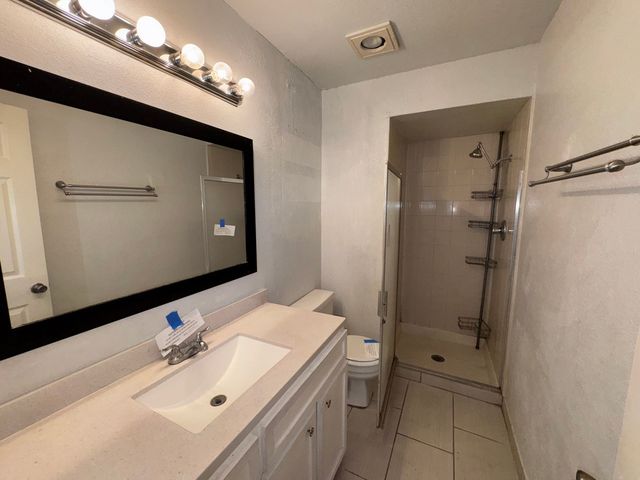 1707 Crimson Court, Arlington, TX 76018