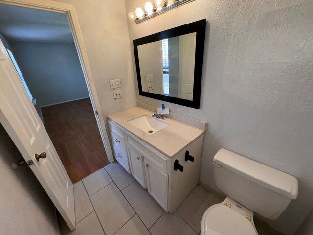 1707 Crimson Court, Arlington, TX 76018