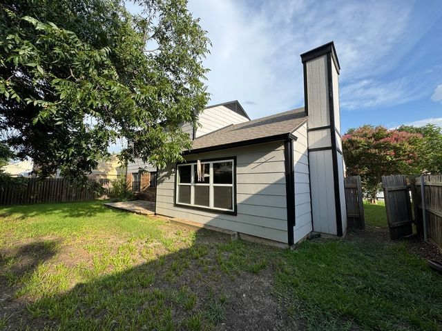 1707 Crimson Court, Arlington, TX 76018
