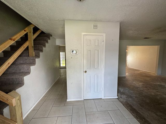 1707 Crimson Court, Arlington, TX 76018