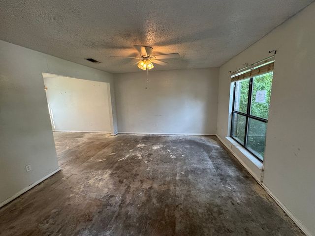 1707 Crimson Court, Arlington, TX 76018