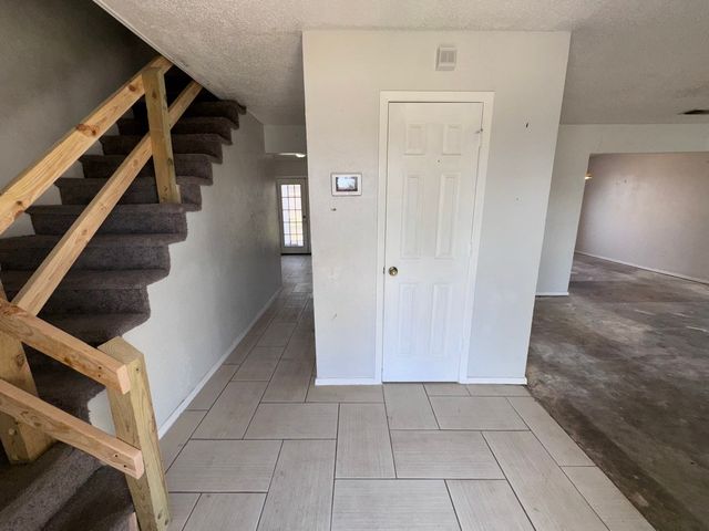 1707 Crimson Court, Arlington, TX 76018