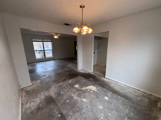 1707 Crimson Court, Arlington, TX 76018