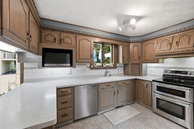 45 Stoneleigh Road, Worcester, MA 01606