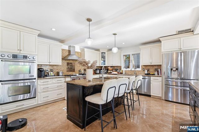 770 Hartwell Street, Teaneck, NJ 07666