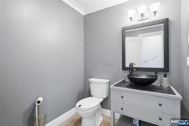 770 Hartwell Street, Teaneck, NJ 07666