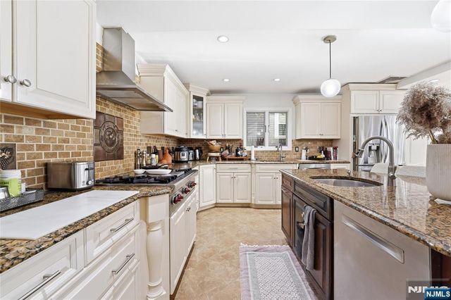 770 Hartwell Street, Teaneck, NJ 07666
