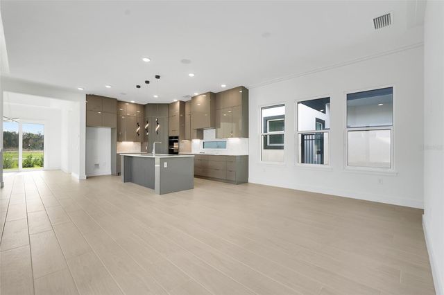 3044 KENSINGTON AVENUE, Davenport, FL 33837