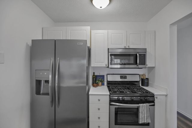 4641 Athalia Drive, 18b, Columbus, OH 43228