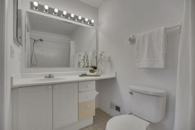 4641 Athalia Drive, 18b, Columbus, OH 43228