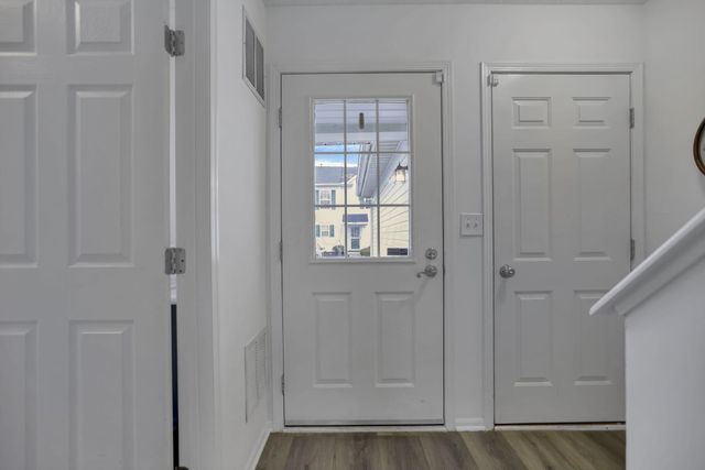 4641 Athalia Drive, 18b, Columbus, OH 43228