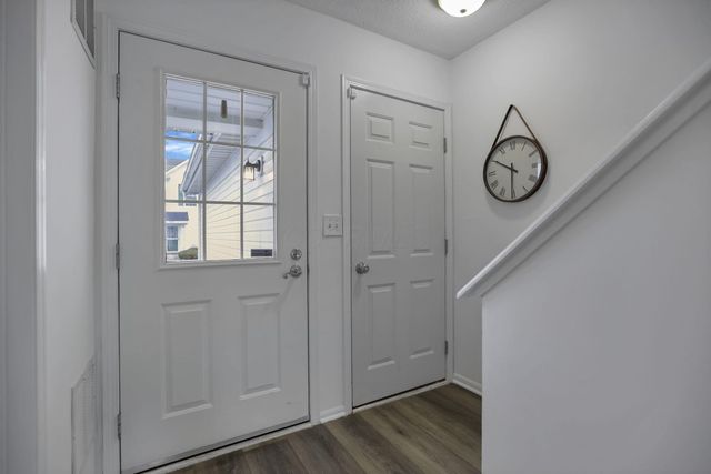 4641 Athalia Drive, 18b, Columbus, OH 43228