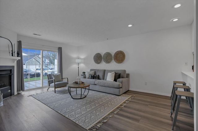 4641 Athalia Drive, 18b, Columbus, OH 43228