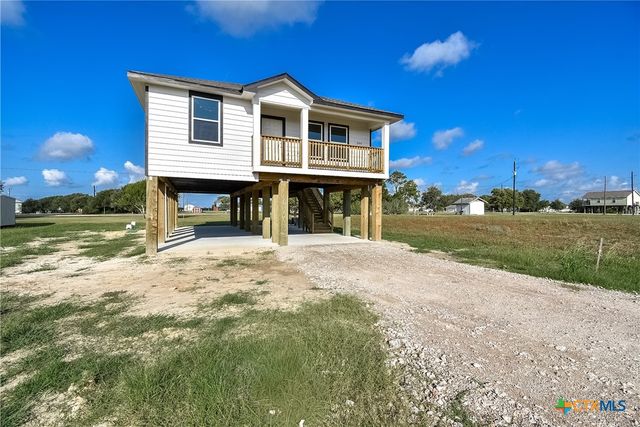 544 Buckskin Drive, Palacios, TX 77465