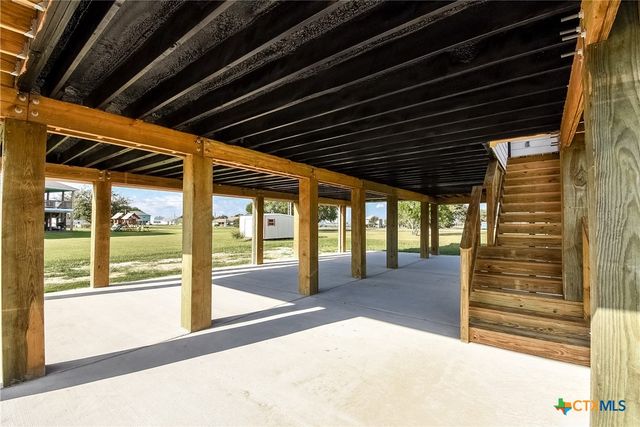 544 Buckskin Drive, Palacios, TX 77465