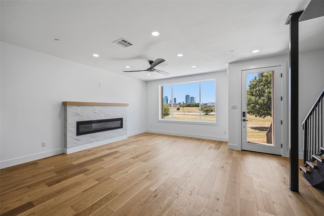 404 Vista Buena Trail, Fort Worth, TX 76111