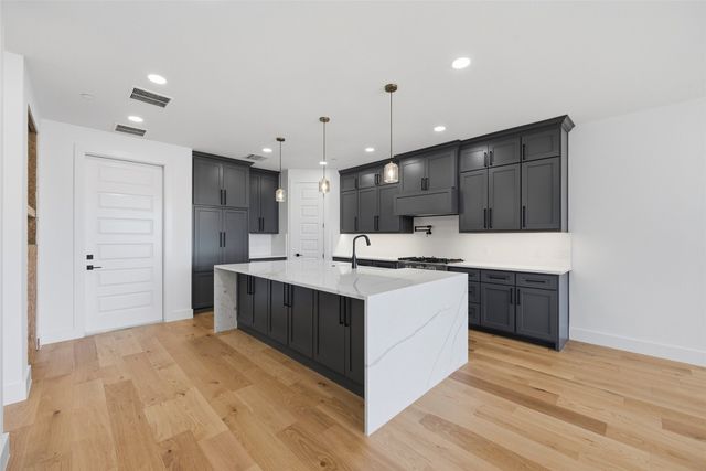 404 Vista Buena Trail, Fort Worth, TX 76111