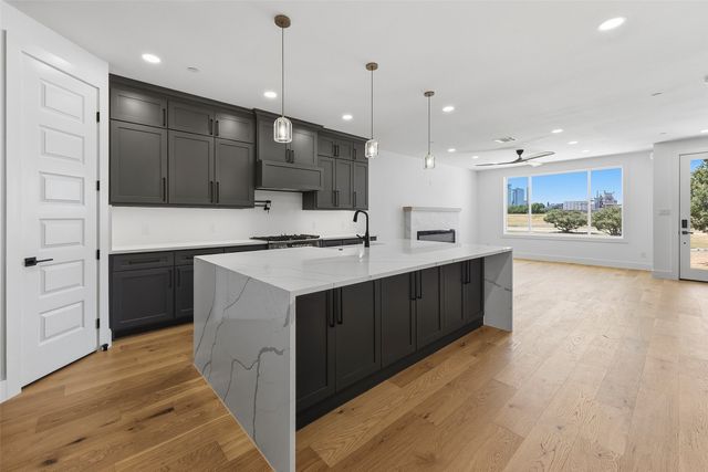 404 Vista Buena Trail, Fort Worth, TX 76111