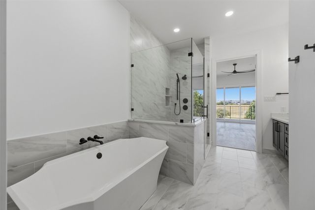 404 Vista Buena Trail, Fort Worth, TX 76111