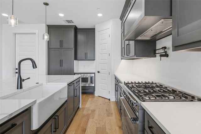 404 Vista Buena Trail, Fort Worth, TX 76111